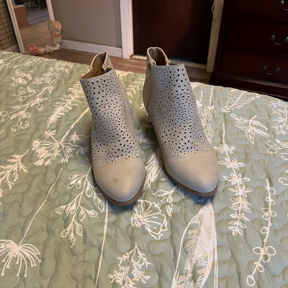 Elegant Perforated Ankle Boots - Cream